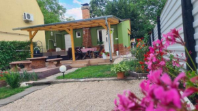 FIÓNA KUNYHÓJA APARTMANHÁZ